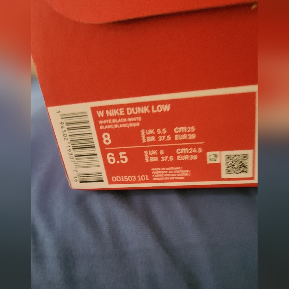 Authentic Nike Pandas 🐼 - Picture 2 of 2